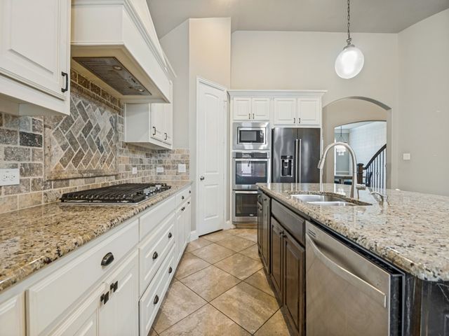 701 Mcgill Court, Mansfield, TX 76063