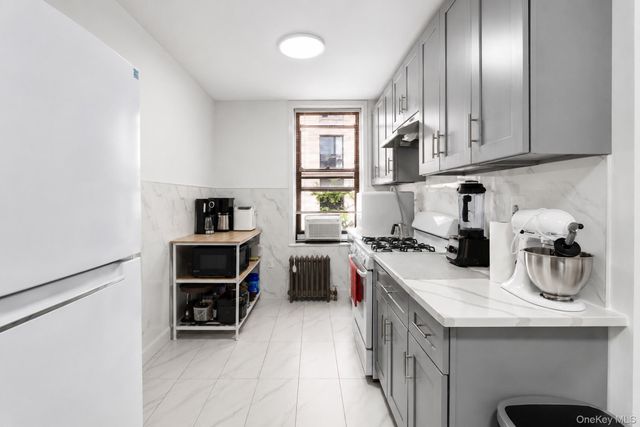 5001 4th Avenue, Brooklyn, NY 11220