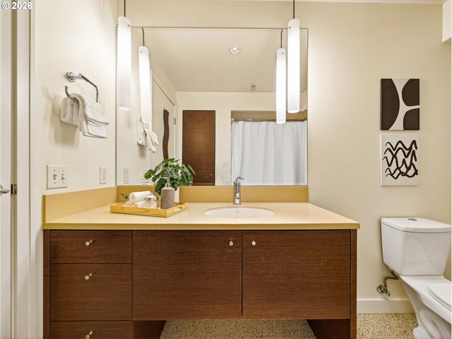 3601 S RIVER Pkwy 2304, Portland, OR 97239