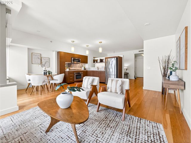 3601 S RIVER Pkwy 2304, Portland, OR 97239