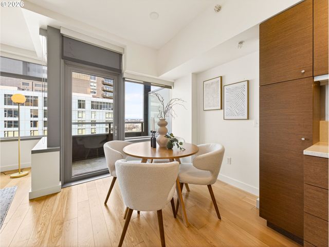 3601 S RIVER Pkwy 2304, Portland, OR 97239