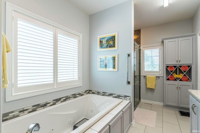 1533 Thornapple Drive, Fort Wayne, IN 46845