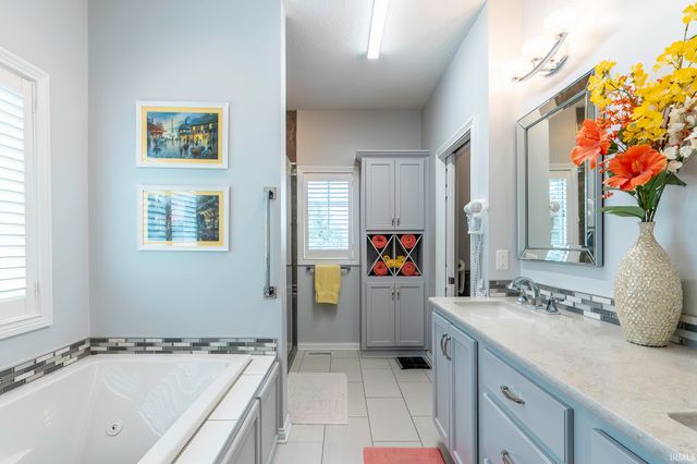 1533 Thornapple Drive, Fort Wayne, IN 46845