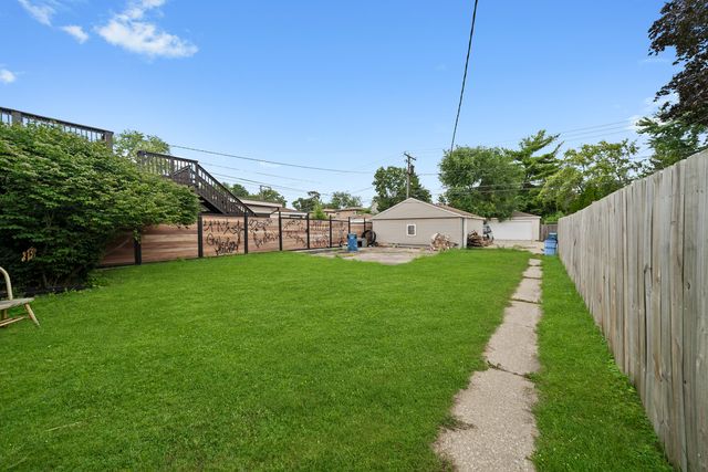 900 Dunlop Avenue, Forest Park, IL 60130