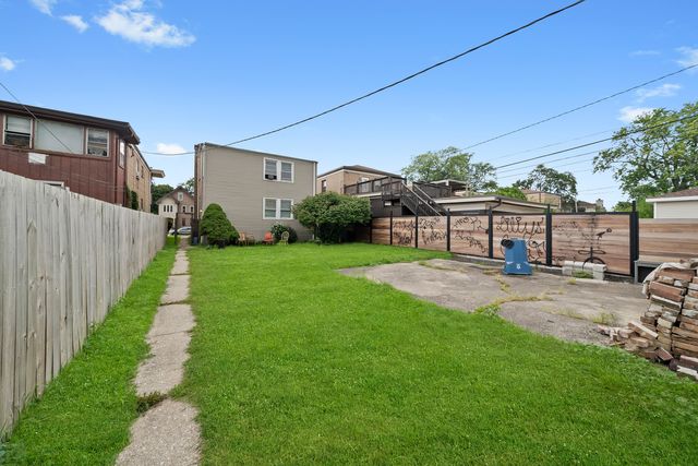 900 Dunlop Avenue, Forest Park, IL 60130