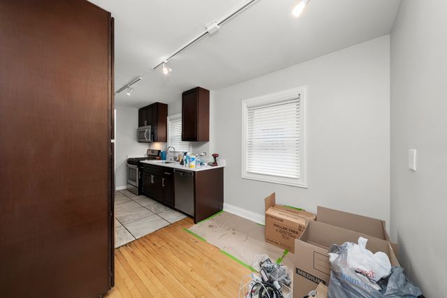 900 Dunlop Avenue, Forest Park, IL 60130