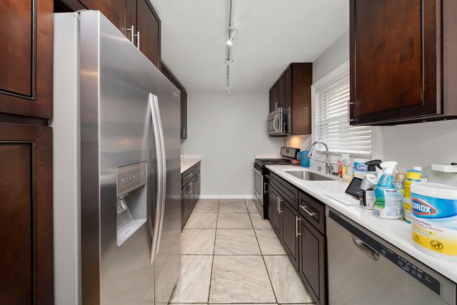 900 Dunlop Avenue, Forest Park, IL 60130