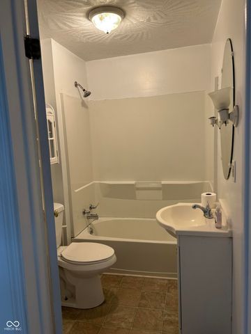2002 Barton Avenue, Terre Haute, IN 47802