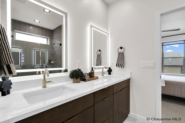 3942 SADDLEBACK LN, Cheyenne, WY 82001