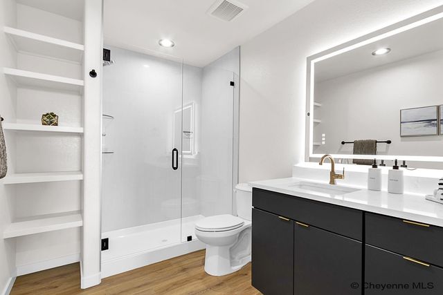 3942 SADDLEBACK LN, Cheyenne, WY 82001