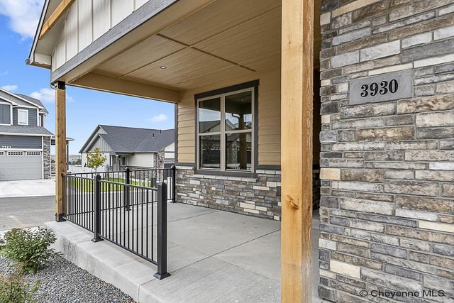 3942 SADDLEBACK LN, Cheyenne, WY 82001