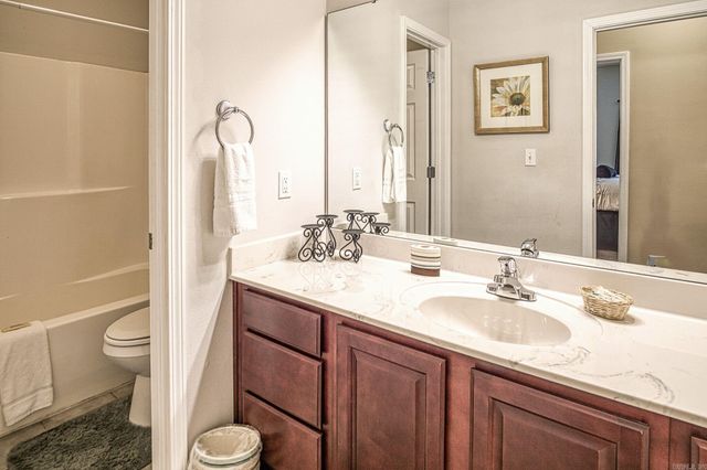 60 Calderon Way, Hot Springs Village, AR 71909