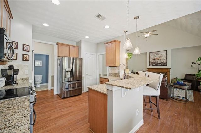 304 Founders Pointe TRL, Carrollton, VA 23314
