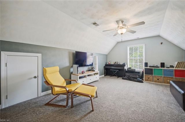 304 Founders Pointe TRL, Carrollton, VA 23314