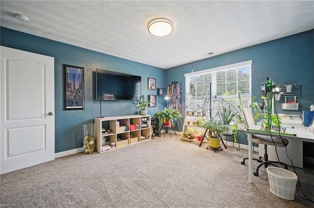 304 Founders Pointe TRL, Carrollton, VA 23314