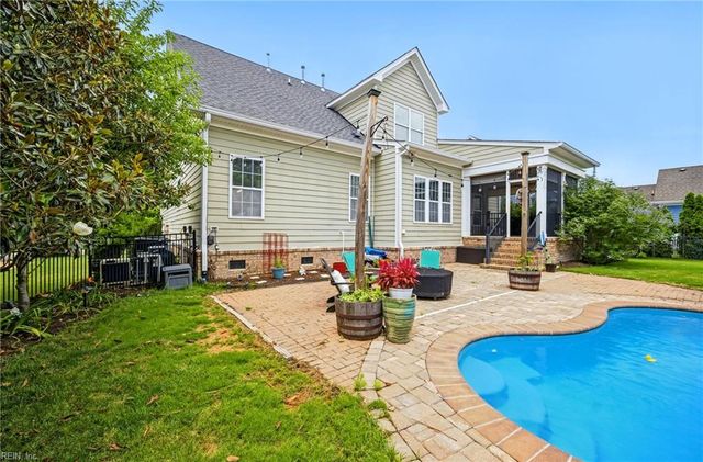304 Founders Pointe TRL, Carrollton, VA 23314