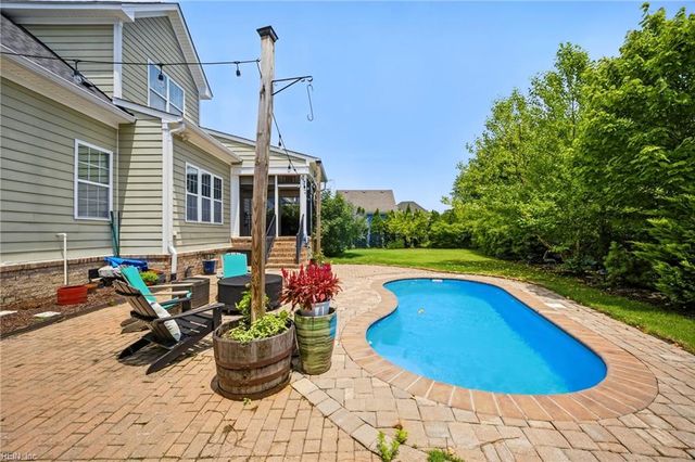 304 Founders Pointe TRL, Carrollton, VA 23314