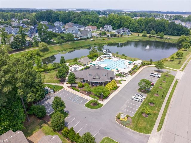 304 Founders Pointe TRL, Carrollton, VA 23314