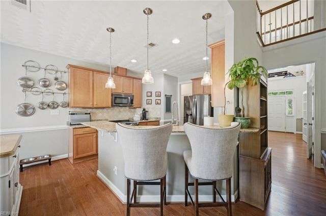 304 Founders Pointe TRL, Carrollton, VA 23314