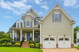 304 Founders Pointe TRL, Carrollton, VA 23314