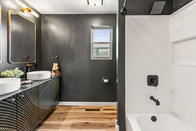 3436 E AVENUE, Council Bluffs, IA 51501