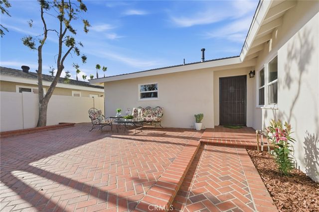 5041 Mcfadden, Huntington Beach, CA 92649