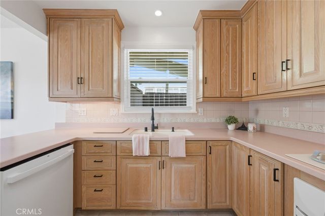 5041 Mcfadden, Huntington Beach, CA 92649