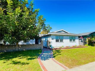 5041 Mcfadden, Huntington Beach, CA 92649