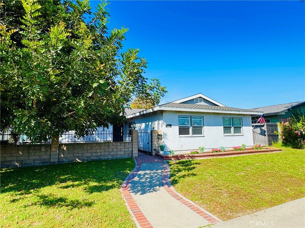 5041 Mcfadden, Huntington Beach, CA 92649