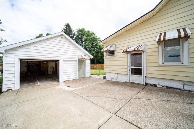 411 Eastlawn Street, Geneva, OH 44041