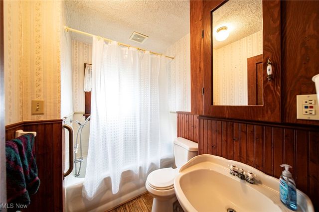 411 Eastlawn Street, Geneva, OH 44041