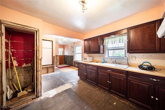 411 Eastlawn Street, Geneva, OH 44041