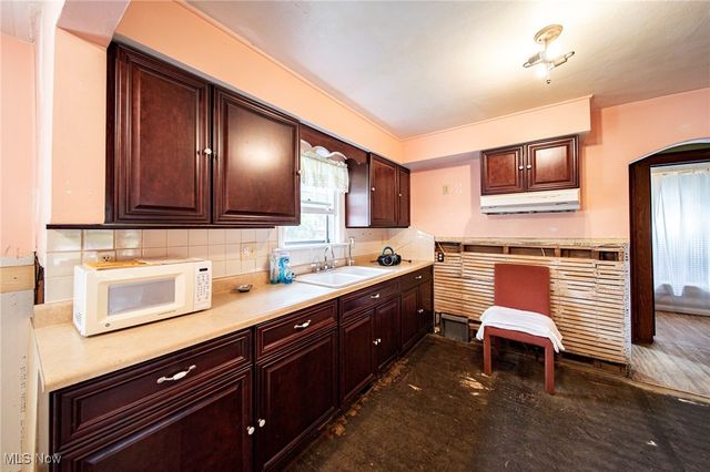 411 Eastlawn Street, Geneva, OH 44041