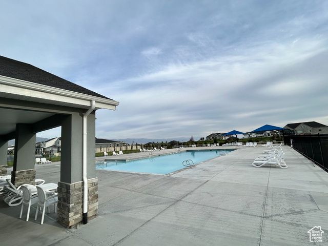 1651 W WHITE PINE DR, Syracuse, UT 84075