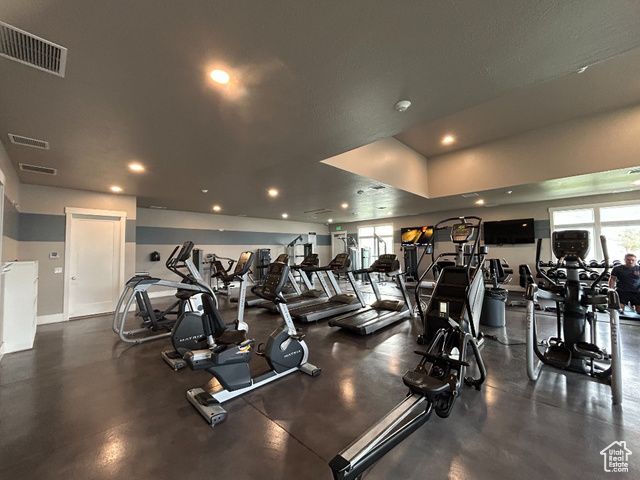 1651 W WHITE PINE DR, Syracuse, UT 84075