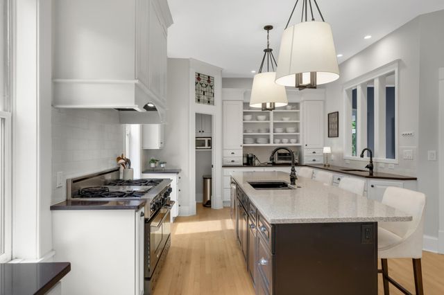 2116 Lincoln Avenue, Saint Paul, MN 55105
