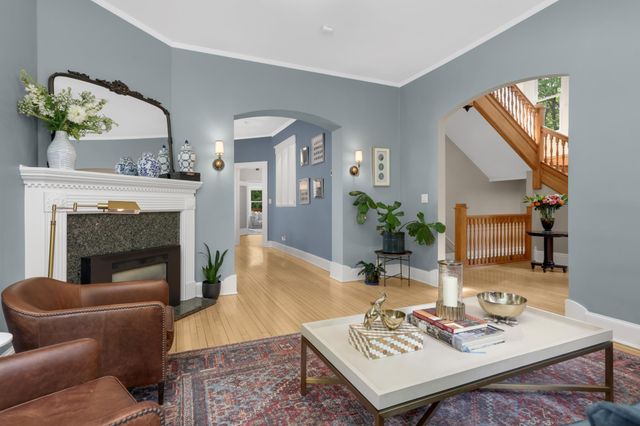 2116 Lincoln Avenue, Saint Paul, MN 55105