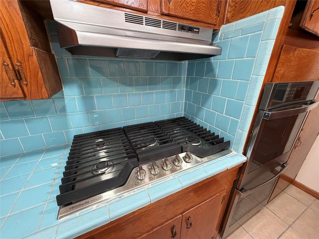 2015 51st Street, Galveston, TX 77551