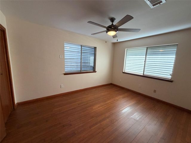 2015 51st Street, Galveston, TX 77551