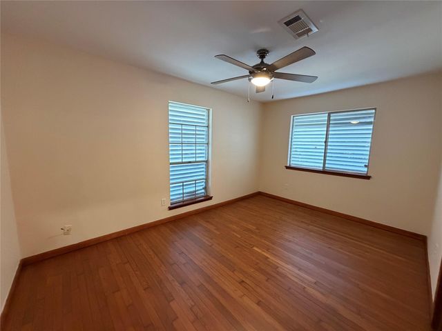 2015 51st Street, Galveston, TX 77551