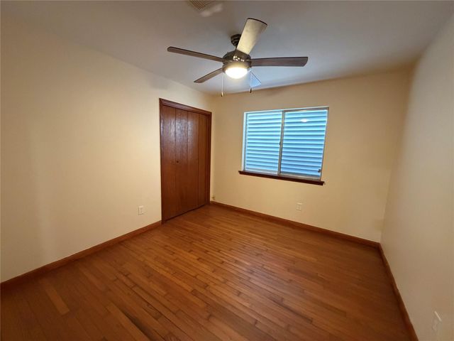 2015 51st Street, Galveston, TX 77551