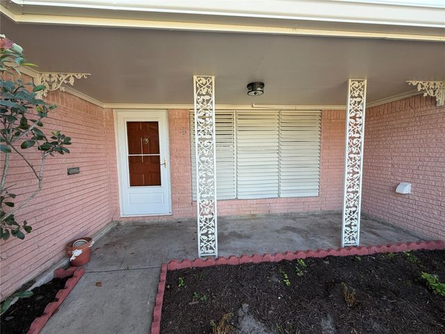 2015 51st Street, Galveston, TX 77551