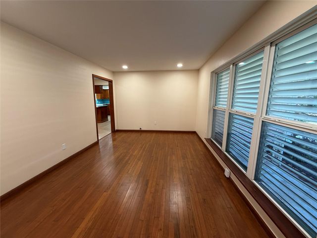 2015 51st Street, Galveston, TX 77551