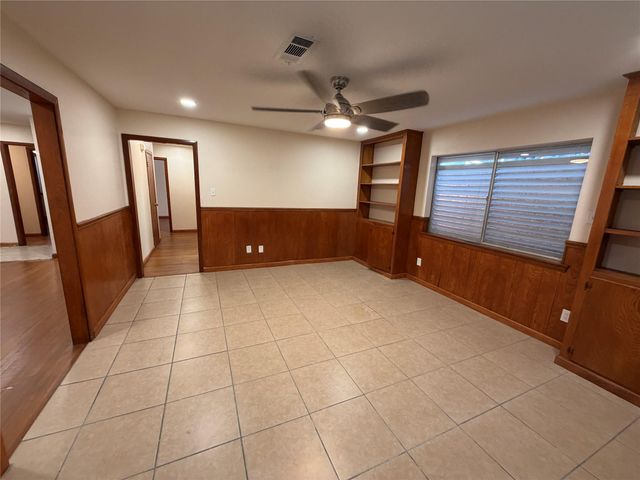 2015 51st Street, Galveston, TX 77551