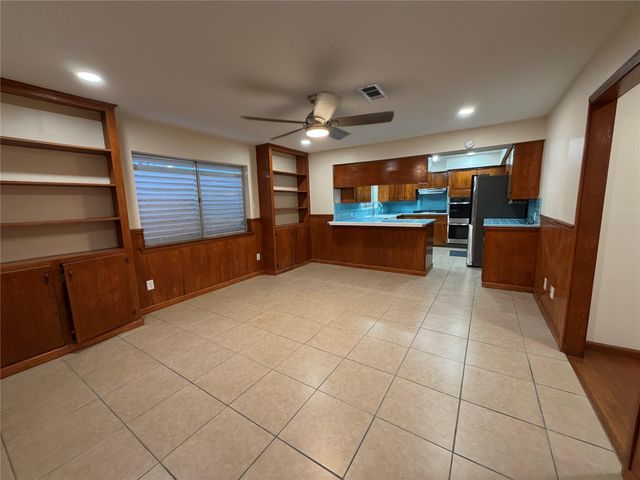 2015 51st Street, Galveston, TX 77551