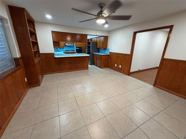 2015 51st Street, Galveston, TX 77551