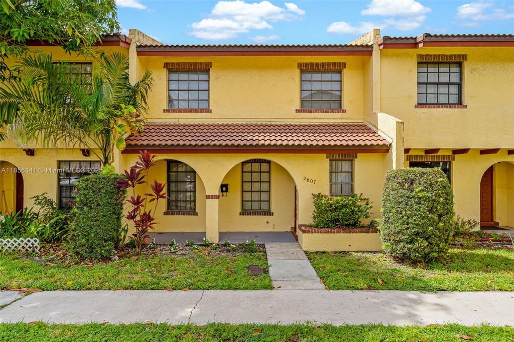 2607 NW 47th Ln, Lauderdale Lakes, FL 33313