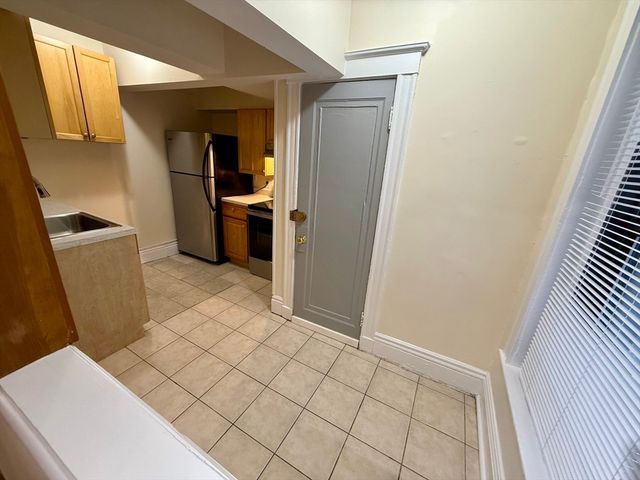 1754 Commonwealth Avenue B, Boston, MA 02135