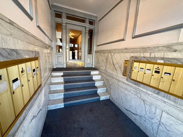 1754 Commonwealth Avenue B, Boston, MA 02135