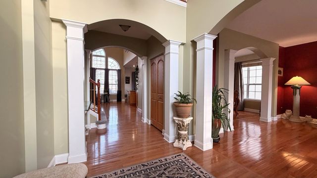 6 Glenview Court, Bolingbrook, IL 60490